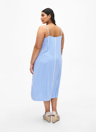 Zizzi FLASH - Raidallinen nauhaolkainmekko viskoosista, L. Blue White Stripe, Model image number 1