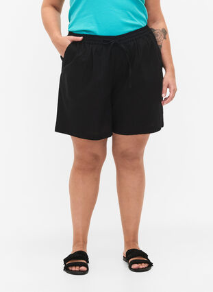 Zizzi Väljät shortsit puuvillan ja pellavan sekoitteesta, Black, Model image number 2