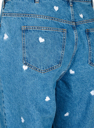 Zizzi Mille mom fit -farkut, joissa on kirjonta, Light Blue Heart, Packshot image number 3