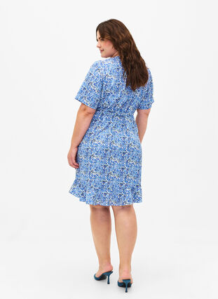 Zizzi Flash – Lyhythihainen kietaisumekko, White Blue AOP, Model image number 1