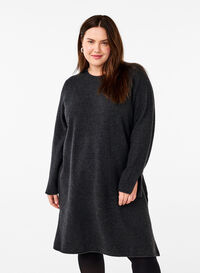 Neulemekko pyöreällä kaula-aukolla ja halkiolla, Dark Grey Melange, Model