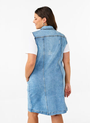 Zizzi Hihaton farkkumekko, jossa on revittyjä yksityiskohtia, Light Blue Denim, Model image number 1