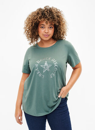 Zizzi FLASH – kuviollinen t-paita, Balsam Green Star, Model image number 0