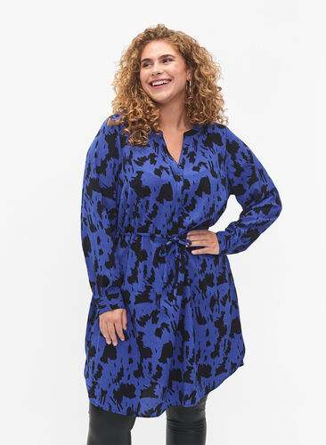 Zizzi Kuvioitu mekko, jossa on kiristysnauha vyötäröllä, Black Blue AOP, Model image number 0