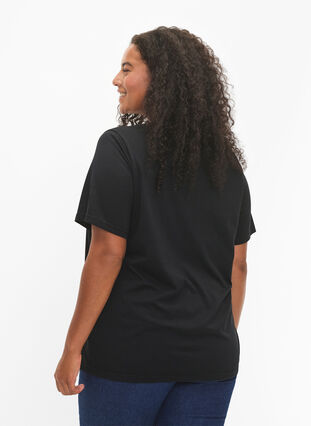 Zizzi FLASH – kuviollinen t-paita, Black Be Kind, Model image number 1