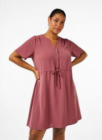 Lyhythihainen mekko, jossa on solmimisnauha vyötäröllä, Rose Brown, Model