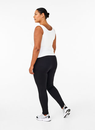 Zizzi Viskoosiset leggingsit etuhalkioilla, Black, Model image number 1