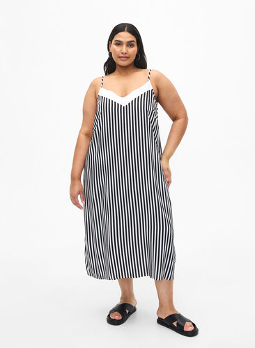 Zizzi FLASH - Raidallinen nauhaolkainmekko viskoosista, Black White Stripe, Model image number 0