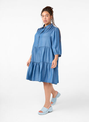 Zizzi TENCEL™ Lyocell -farkkumekko, jossa on 3/4- hihat, Blue Denim, Model image number 2