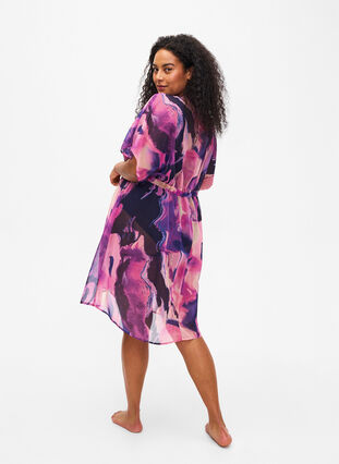 Zizzi Painokuvioitu rantakimono, Purple Swirl, Model image number 1