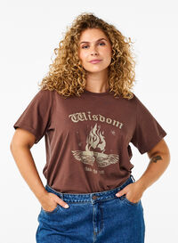 Luomupuuvillasta valmistettu T-paita painatuksella, Brown Wash W. Wisdom, Model