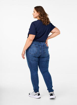 Zizzi Erittäin kapeat kulutuskäsitellyt Amy-farkut, Blue Denim, Model image number 1