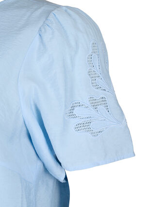 Zizzi Lyhythihainen brodeerattu viskoosipusero, Chambray Blue, Packshot image number 3