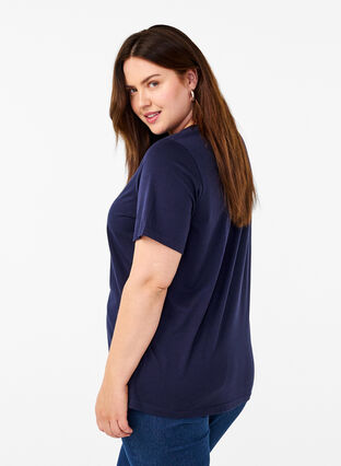 Zizzi FLASH – kuviollinen t-paita, Navy B. Silver Faith, Model image number 1