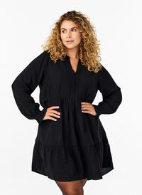 Lyhyt mekko tikkauksilla ja napeilla, Black, Model