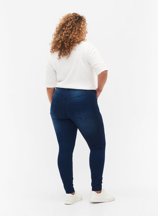 Zizzi Superkapeat Amy-farkut korkealla vyötäröllä, Blue Denim, Model image number 1