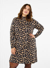 FLASH – Pitkähihainen mekko poolokauluksella, Leopard Print, Model