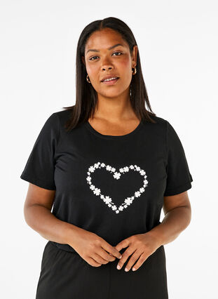 Zizzi FLASH – kuviollinen t-paita, Black Flower Heart , Model image number 0