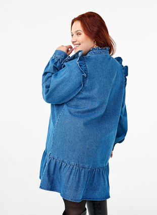 Zizzi Farkkumekko röyhelöillä ja A-leikkauksella, Blue Denim, Model image number 1